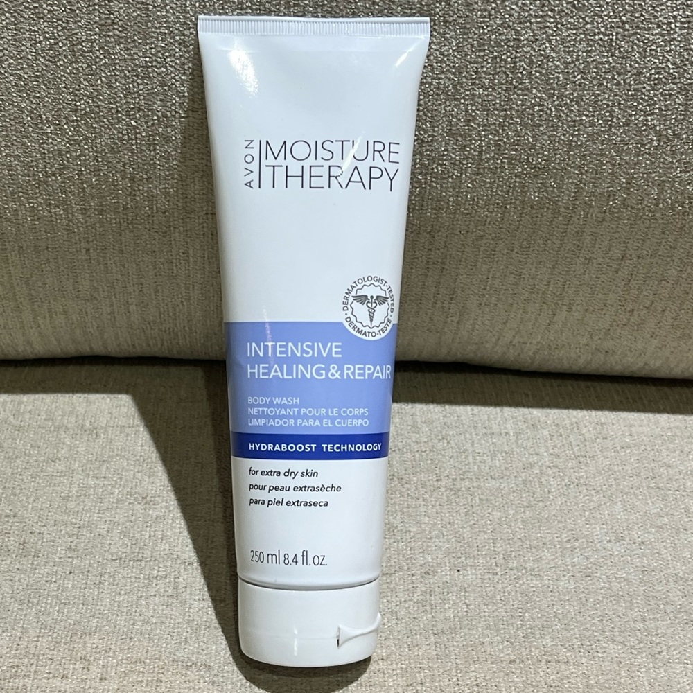 Avon Moisture Therapy Body Wash
